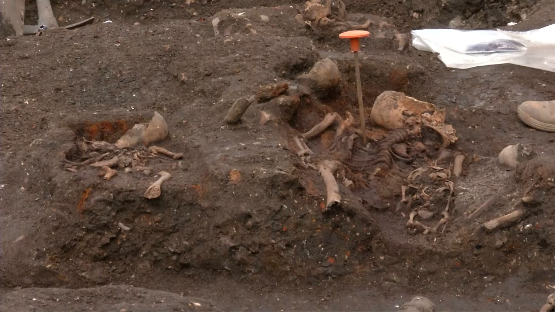 kosturi london Reuters