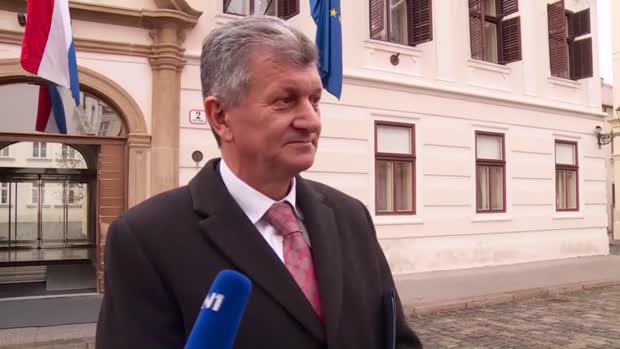 Kujundžić: Za osudu je Pernarov savjet za liječenje gripe vitaminom C