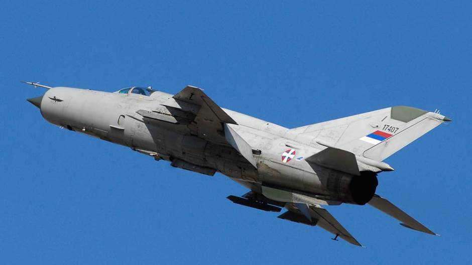 lovacki-avion-mig-21-229463.jpeg