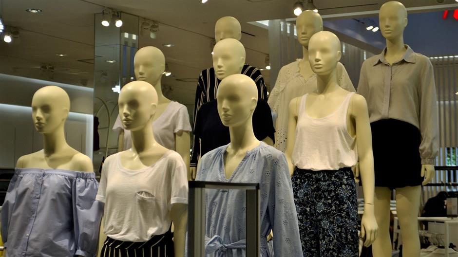 mannequin-3858615_1920