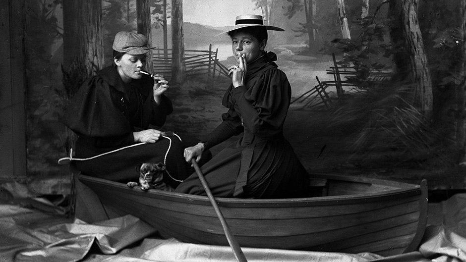 Marie_Høeg_og_Bolette_Berg_i_båten_NMFF_000418_1 11