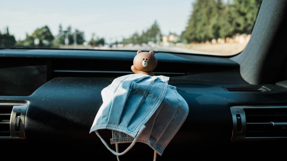 medicinska-maska-auto