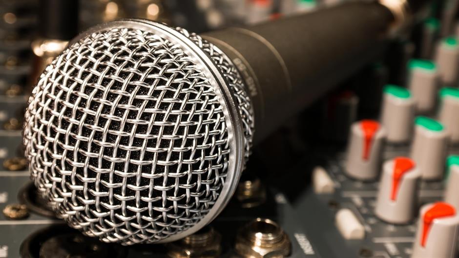 microphone-626618_1280