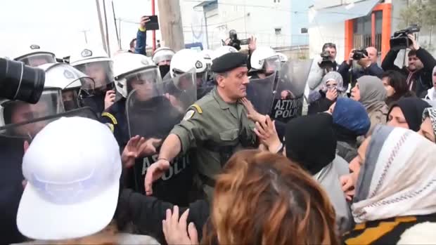 Migranti blokirali glavni kolodvor u Ateni