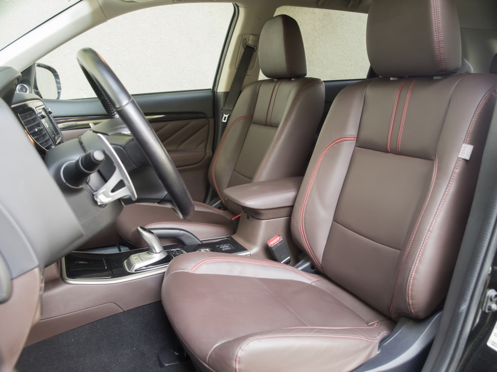 Mitsubishi Outlander PHEV_5