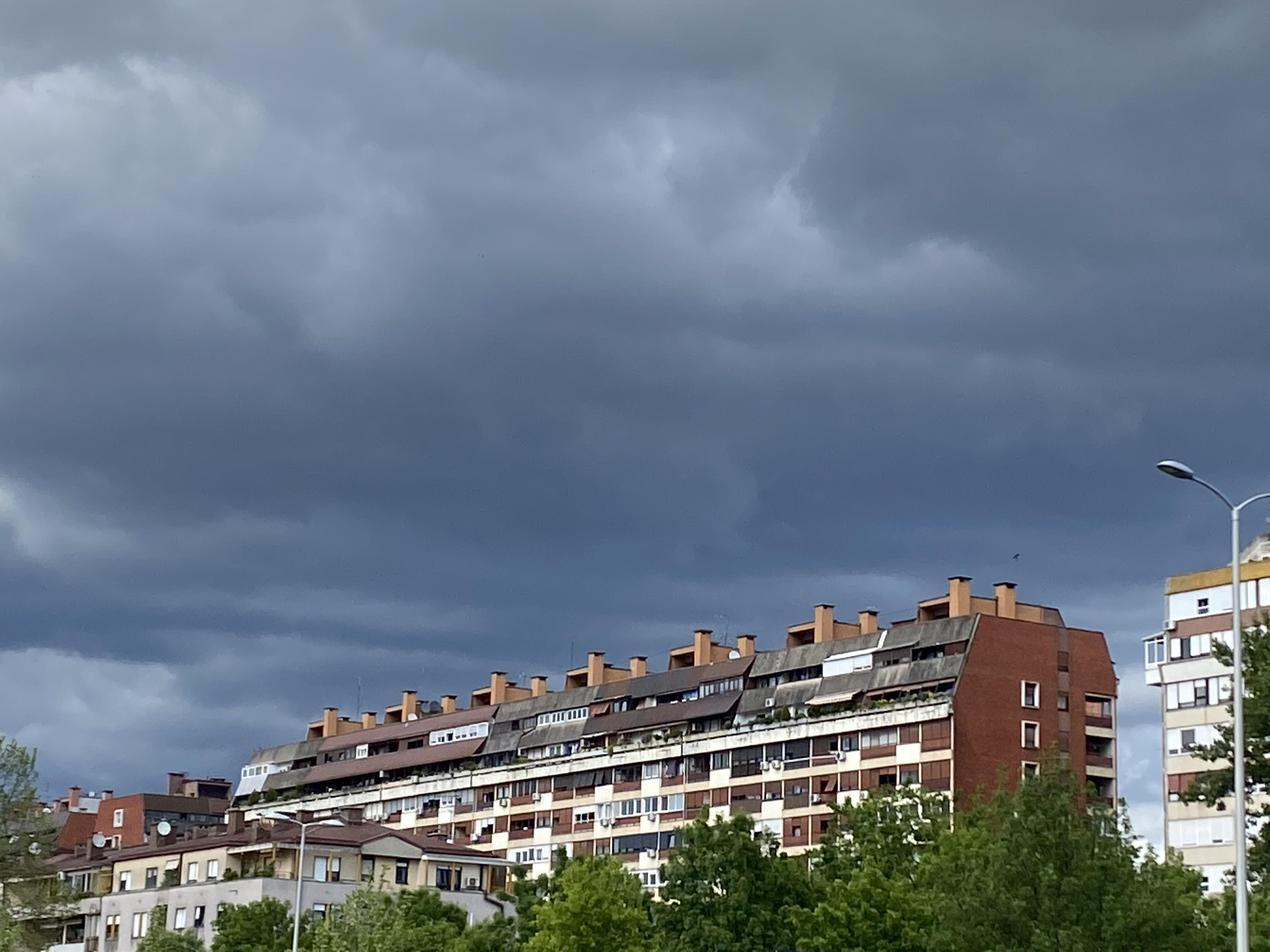 OBLACI, OBLAČNO, OLUJA