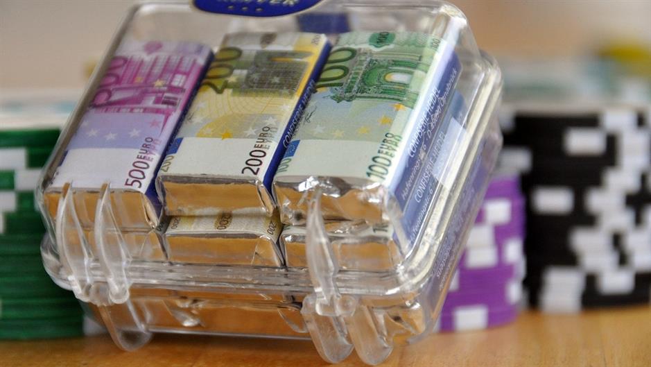 money-suitcase-593212_1280