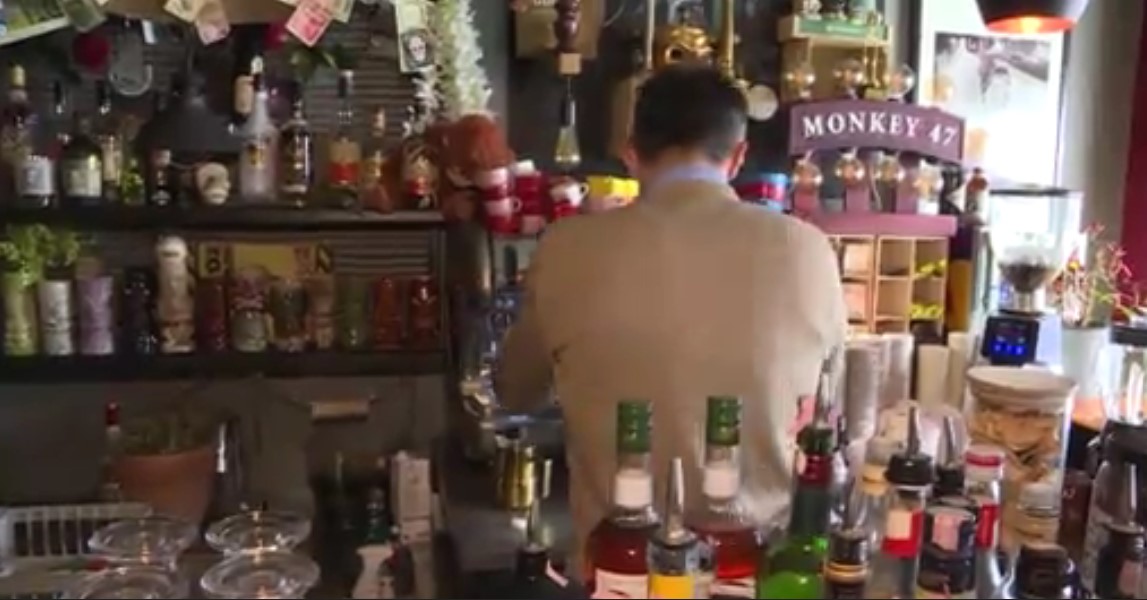 kafić three monkeys, kafić