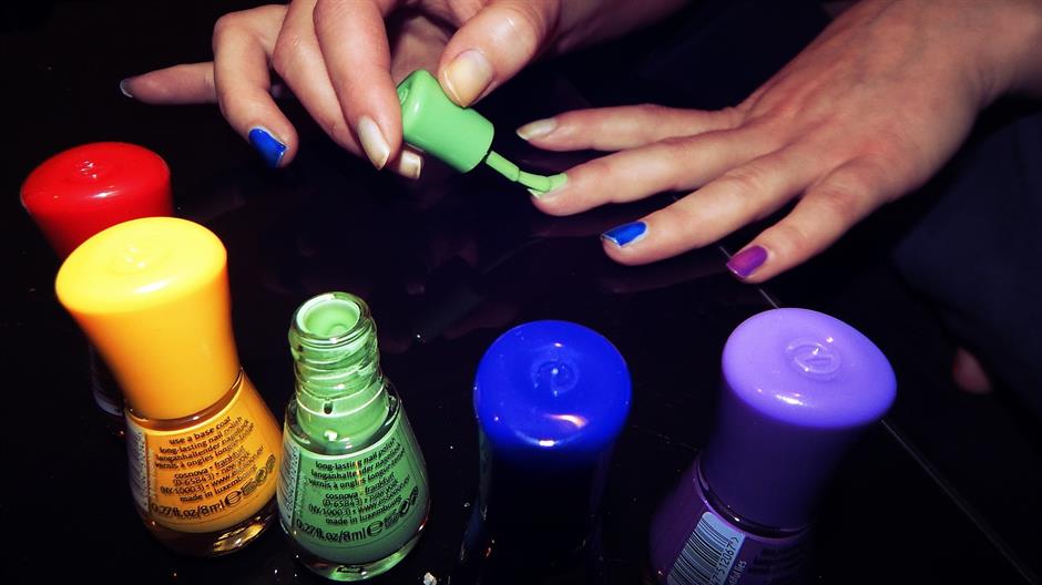 nail-polish-812279_1920