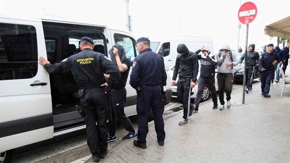 napad_navijaci-280415