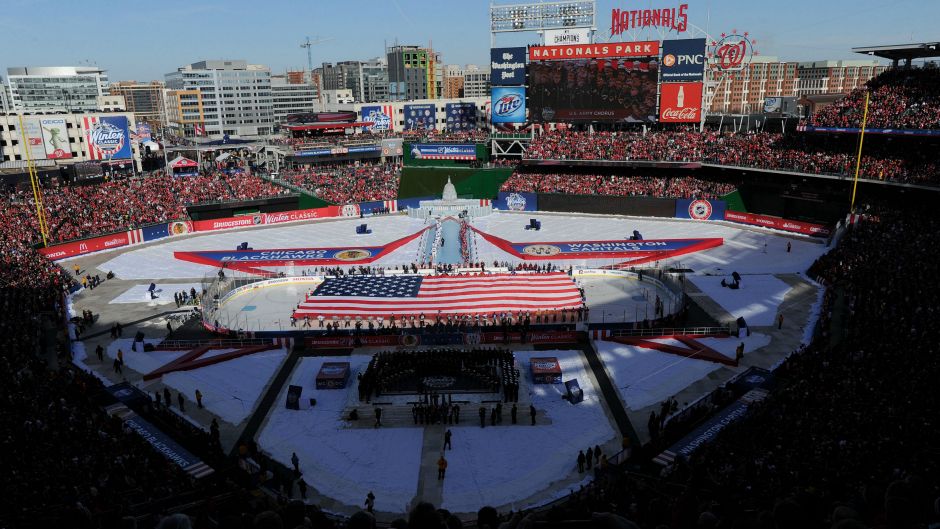 NHL-WINTER-CLASSIC-CHICAGO-BLACKHAWKS-WASHINGTON-CAPITALS