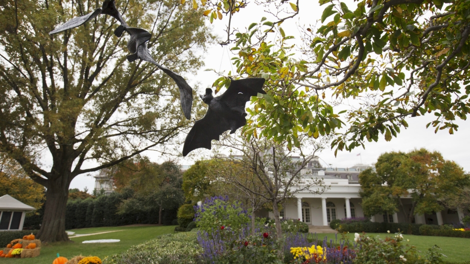 Noć Veštica, bela kuća 5