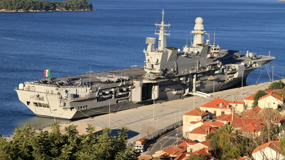 nosac aviona dubrovnik1