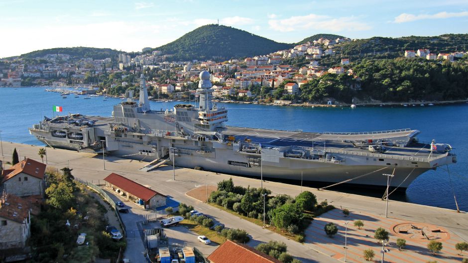 nosac aviona dubrovnik2