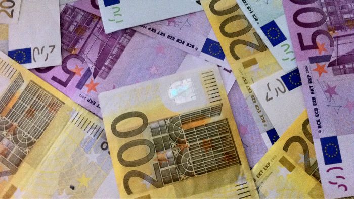 Novac_Euri_MorgueFile