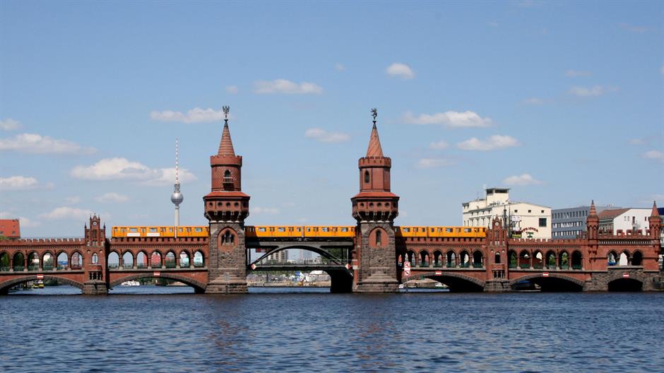 Oberbaumbrücke_mit_U-Bahn