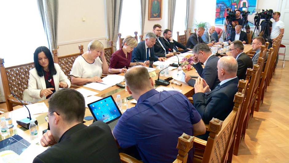 Odbor za Ustav, Poslovnik i politički sustav