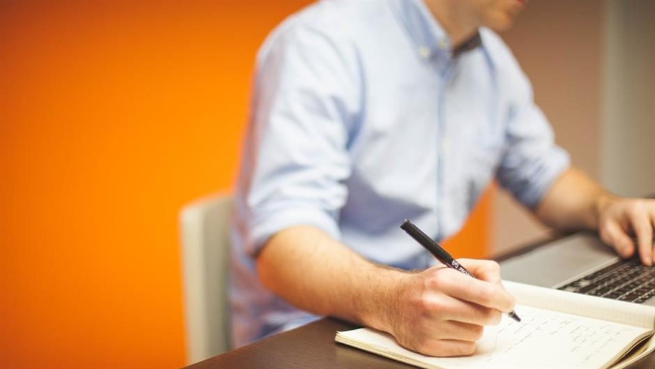 office-594132_960_720