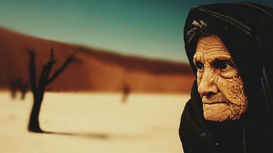 old-woman-574278_1280