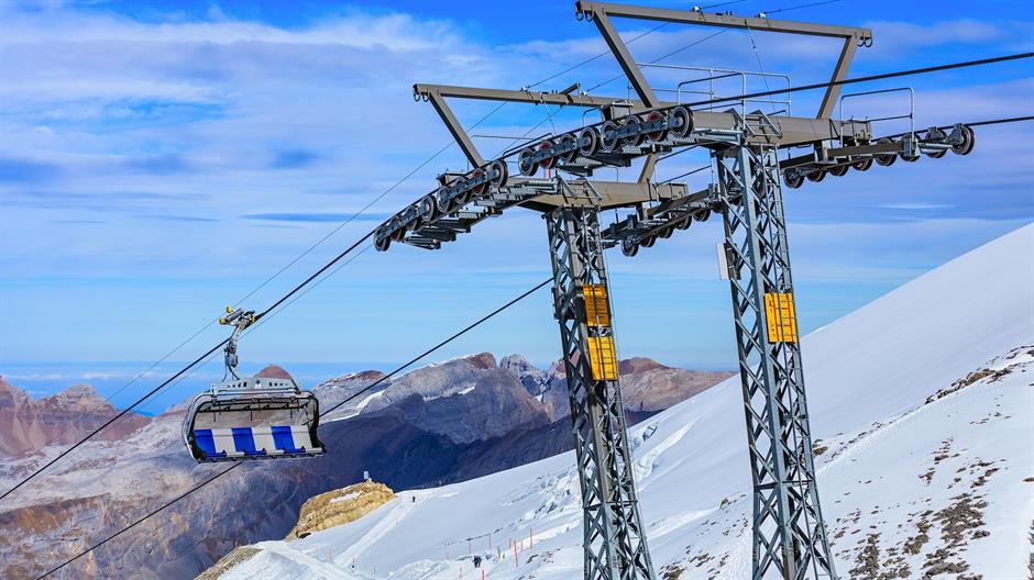 overhead-2992770_1920