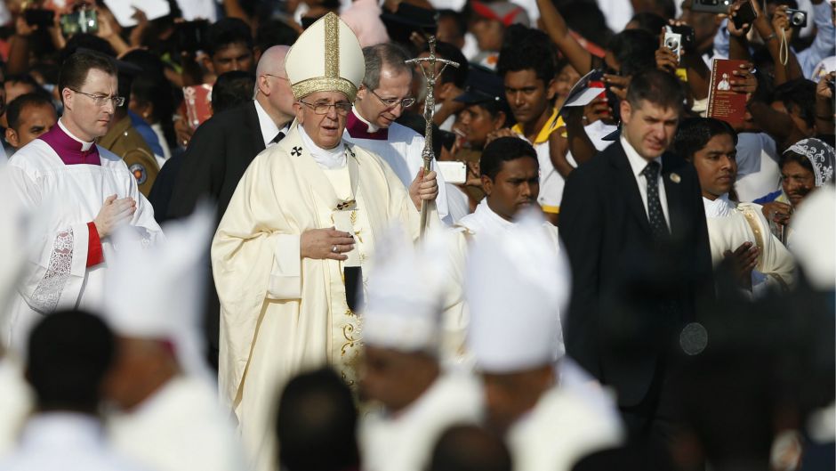 papa_franjo_REUTERSDinukaLiyanawatte