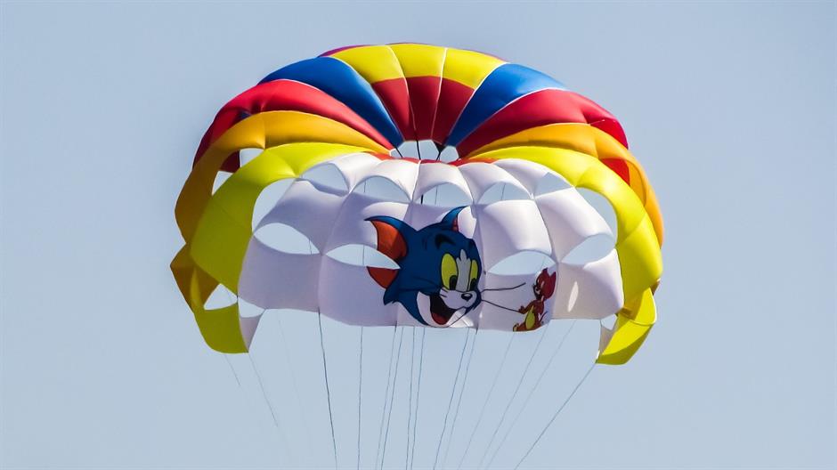 parachute-1625978_1920