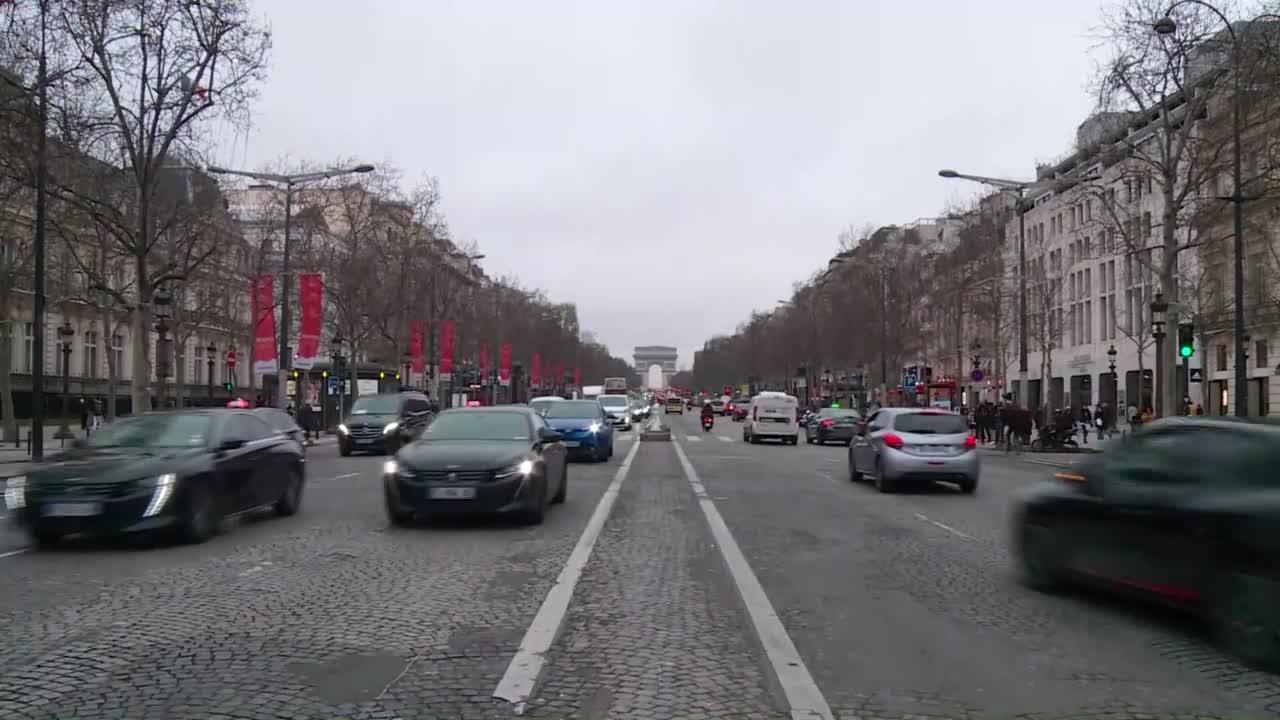 Parižani štrajkaju već 35