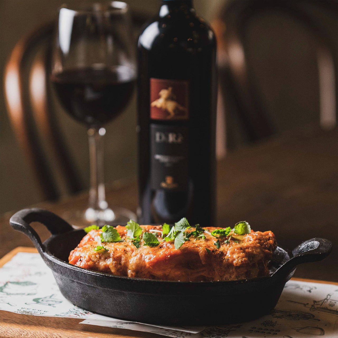 meso, vino, pečeno meso, ručak, večera, jelo, obrok