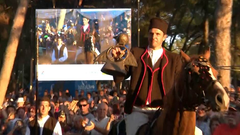 Petar Benčić trka na prstenac