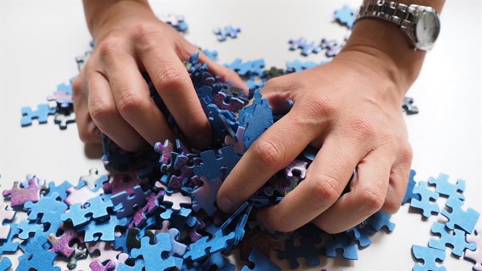 pieces-of-the-puzzle-592798_1920