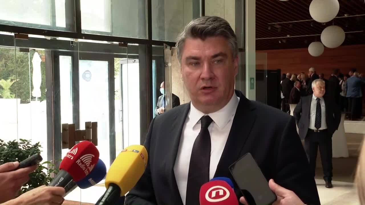 "Pitajte premijera što je radio za vrijeme lockdowna, bio doma i molio očenaše?"