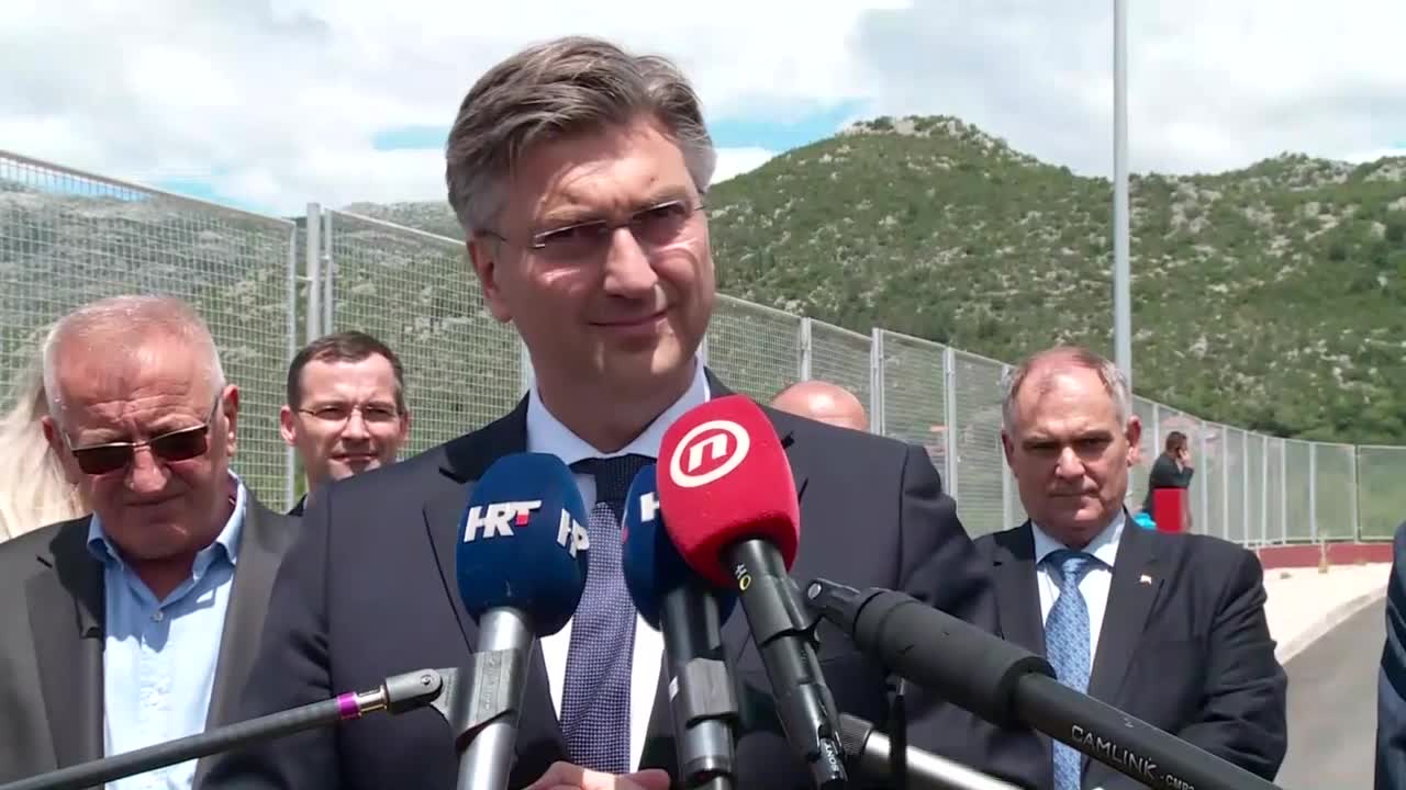 Plenković: Nitko iz Vlade ne može i ne smije imati uvid u bilo čiju komunikaciju