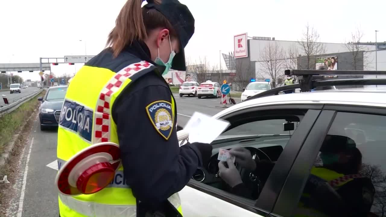 Policija kontrolira propusnice