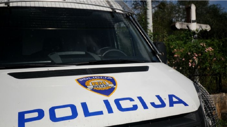 policija_policijskiauto_cropix