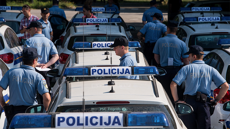 policija_primopredaja25-120615