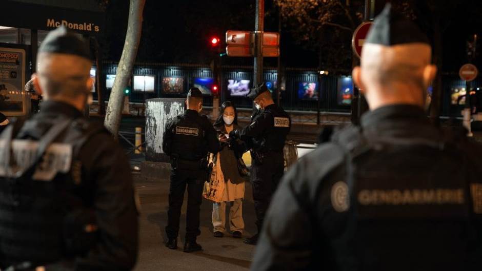 policijski-sat-u-parizu