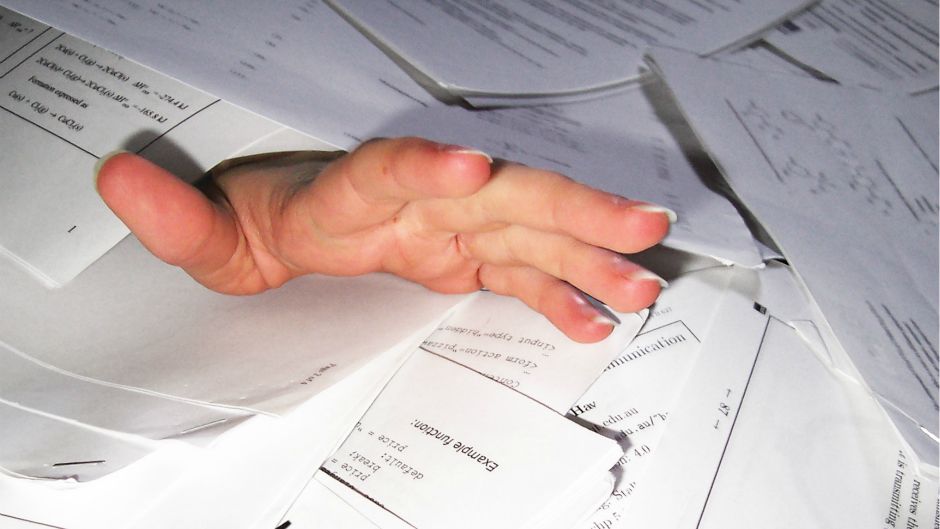 posao, papirologija, rad prekovremeno (MeHere)