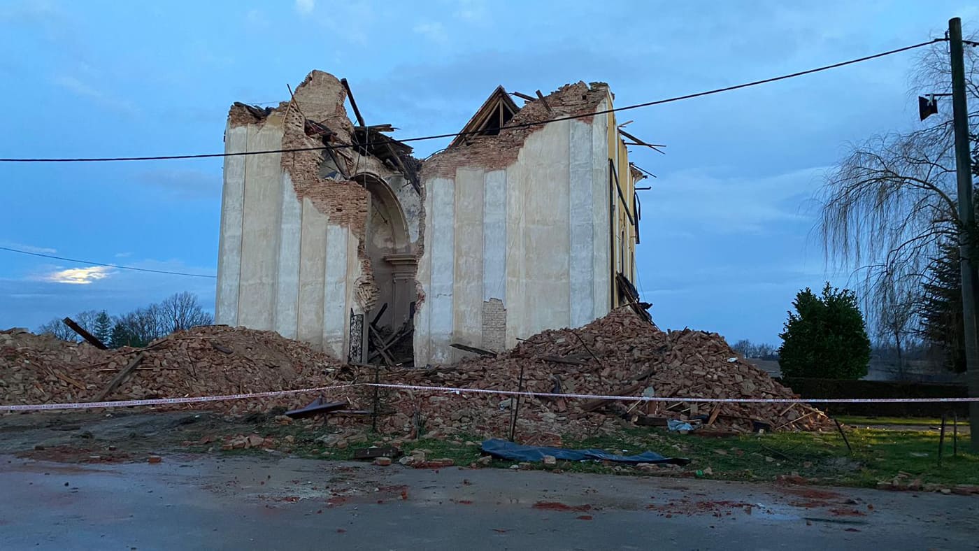 Zažina, Srušena crkva u Žažini /