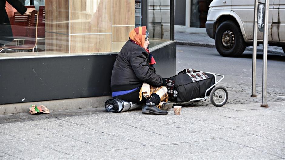 poverty-1423343_1280