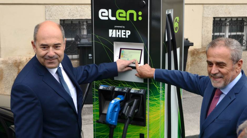 Predsjednik uprave HEP-a Frane Barbarić i Gradonačelnik Grada Zagreba Milan Bandić otvaraju 100