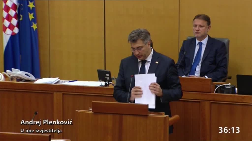 Premijer najavio povećanje plaća državnim službenicima za 6,12 posto!