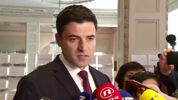 "Prestanite cmizdriti, Račan se okreće u grobu"