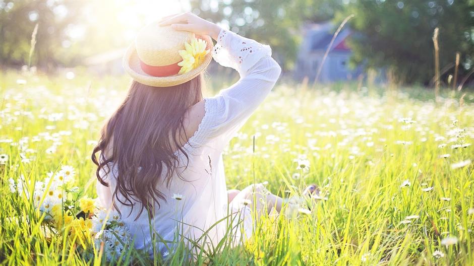 pretty-woman-1509956_1920