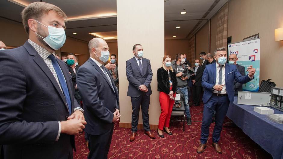 Prezentacija izložbenih primjeraka tehnologije naprednih mreža