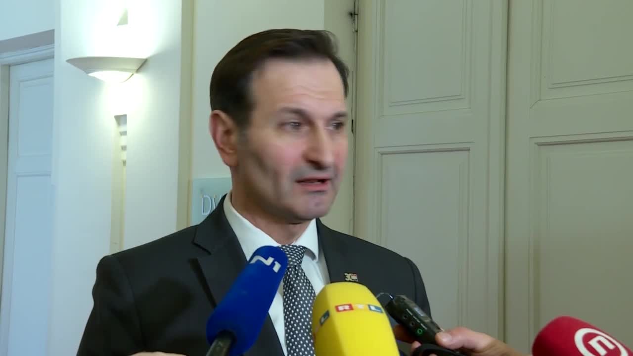 "Prihvatili smo TV sučeljavanje, ali trebamo se sučeliti i pred članovima HDZ-a"