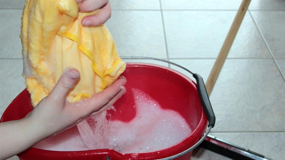 putz-bucket-1290940_1280