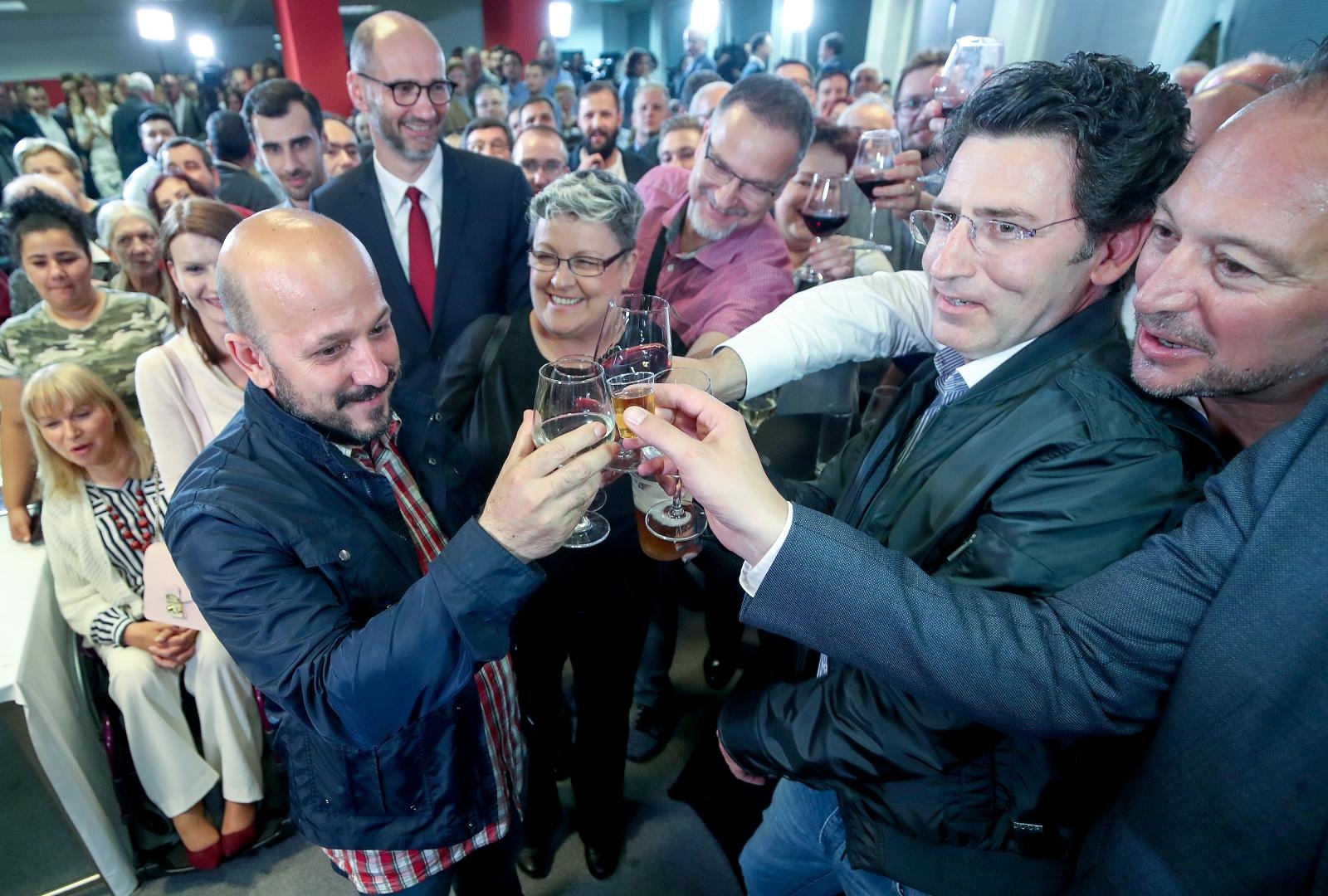 PXL_260519_24820846(1)