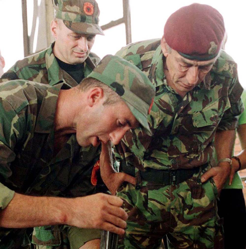 Ramus Haradinaj uniforma UCK foto Reuters POOL (2)