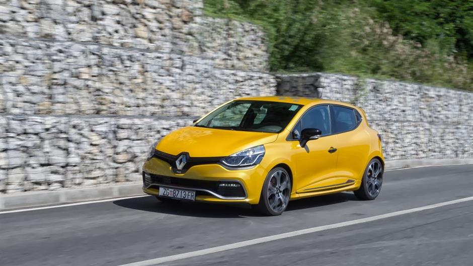 renault_clio_rs_220_trophy_2