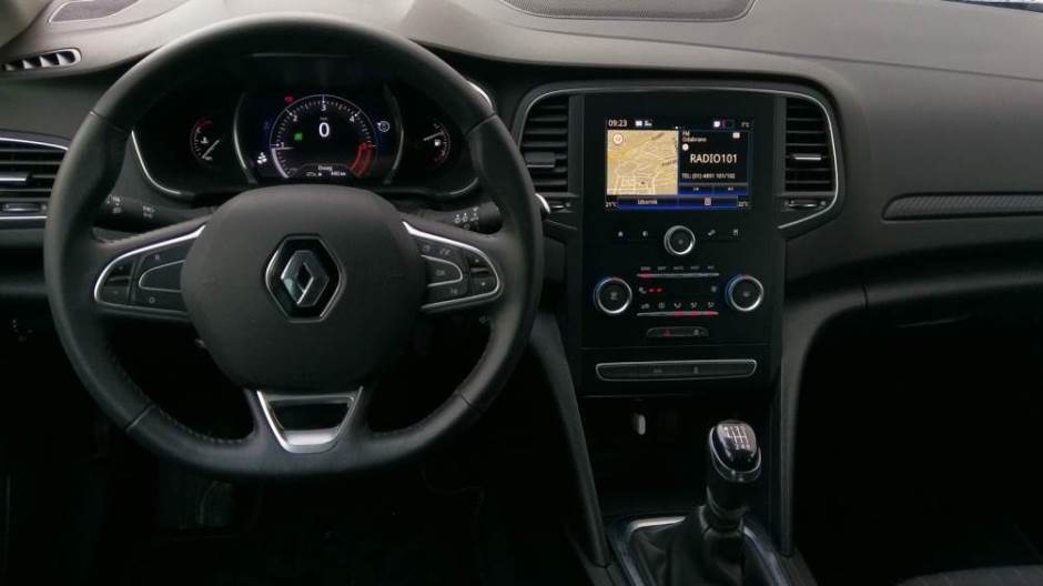 renault-megane-grandtour-02-163458.jpeg